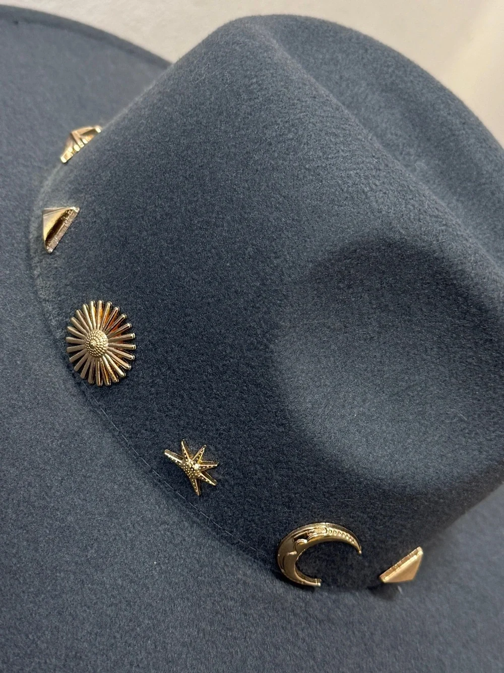 Anthropologie celestial stars moon Grey Felt Wide-Brim Hat with Gold Stud Accent
